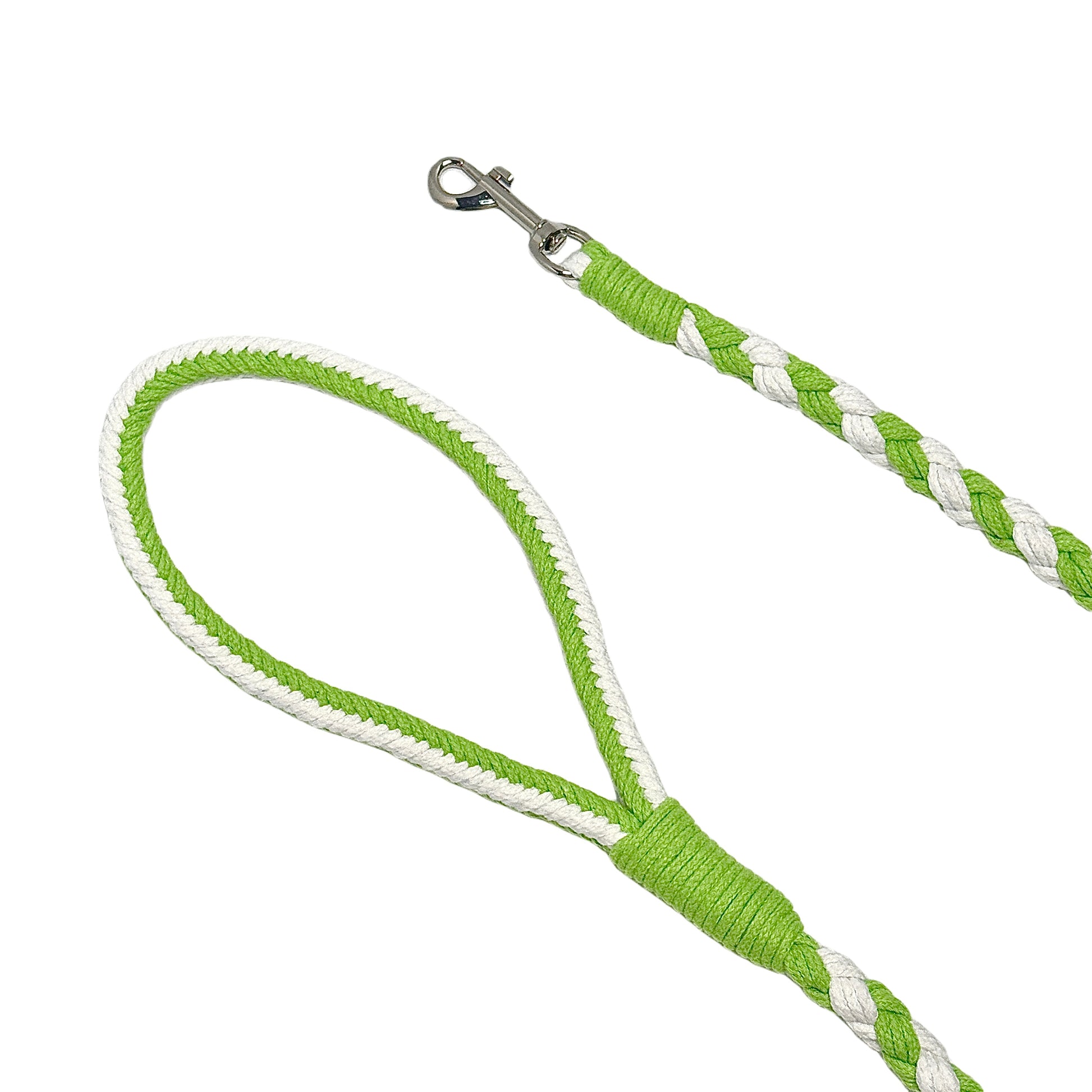 The soft handle and the clip of the basic style handmade green white dog leash, showcasing its durable and craftsmanship.