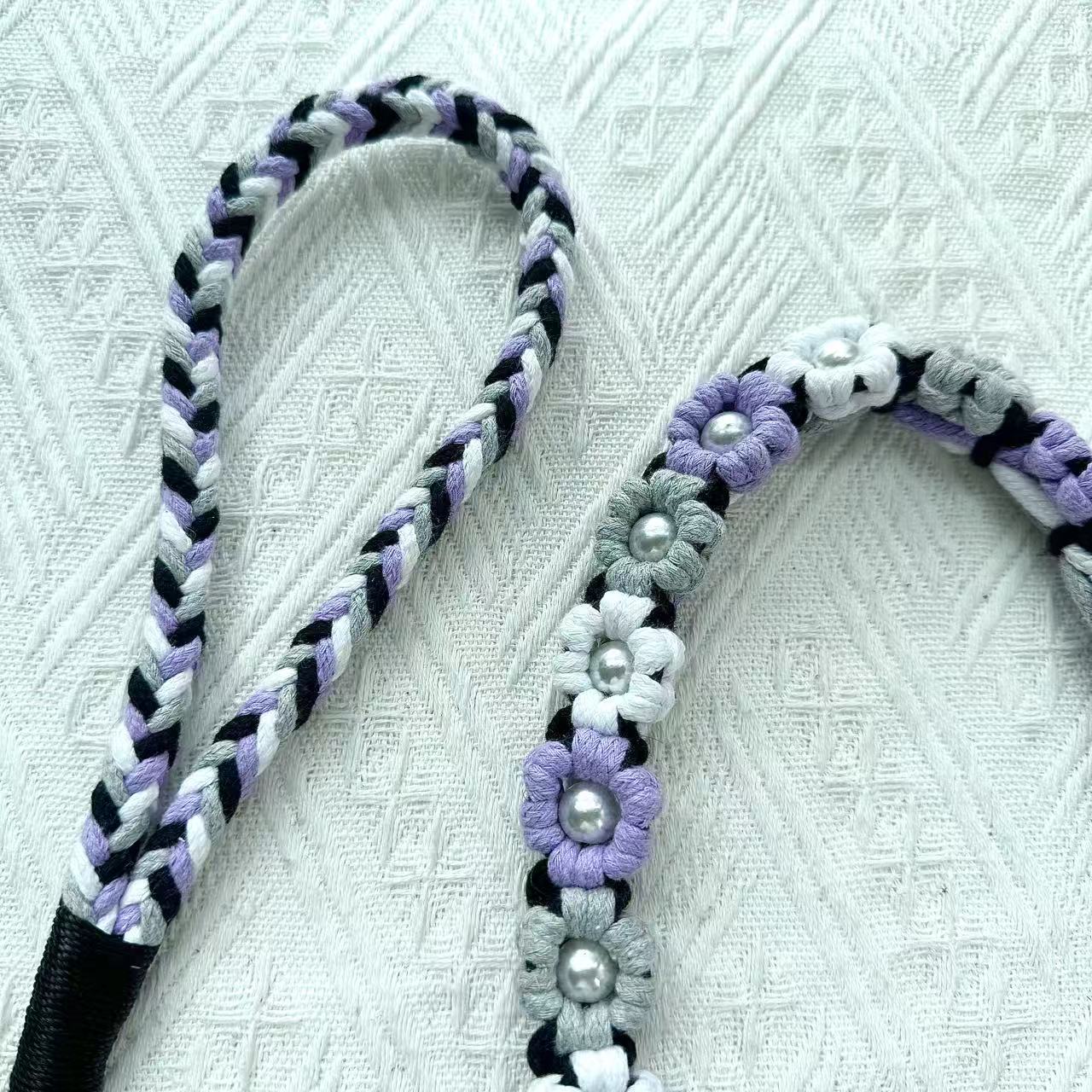 Soft and comfortable handle section in purple and gray, adding an elegant touch to your dog walks.